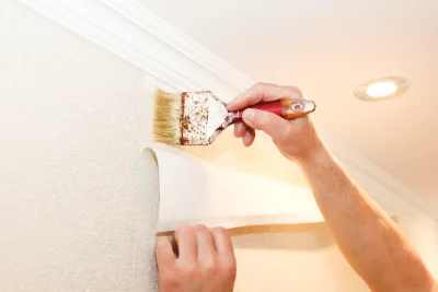 Pose de papier peint à Léran — revêtements muraux et toiles de verre